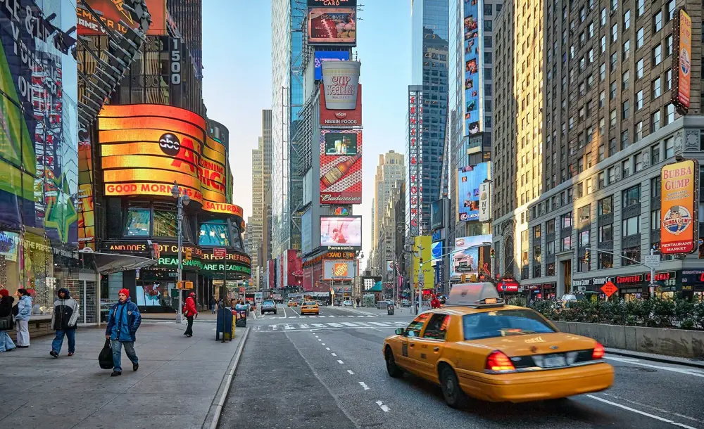 new york utcakép times square taxi városnéző busz