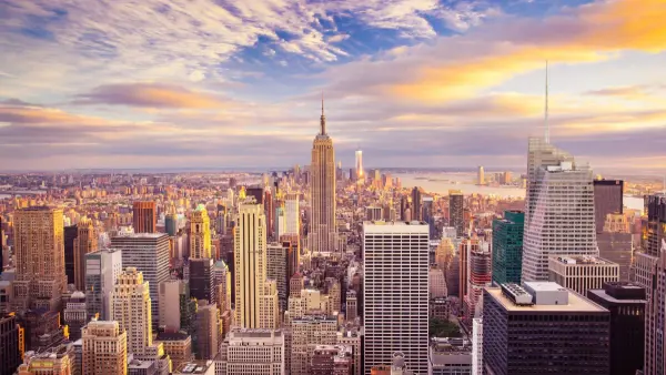NEW YORK - A VÁROS, AMI SOHA NEM ALSZIK **** kép