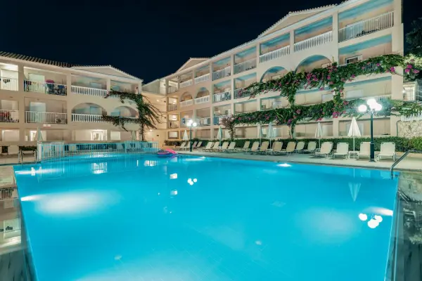 Planos Hotel**** AI, repülővel 1. kép