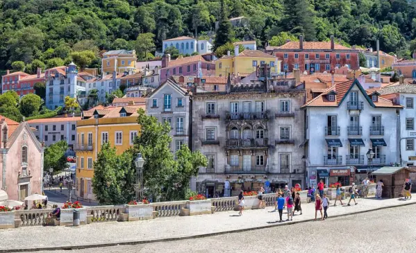 PORTUGÁLIA NAGYKÖRUTAZÁS CSILLAGTÚRÁKKAL, PIHENÉSSEL - Csillagtúrák Lisszabonból, Lisszabontól Portóig, hajóval a Douro folyón 1. kép