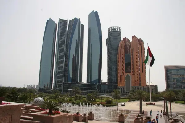 DUBAI ÉS AZ EGYESÜLT ARAB EMIRÁTUSOK LUXUS ÉLMÉNYEKKEL - Dubai káprázatos világa ikonikus látnivalóival, Abu-Dhabi a sivatag metro 1. kép
