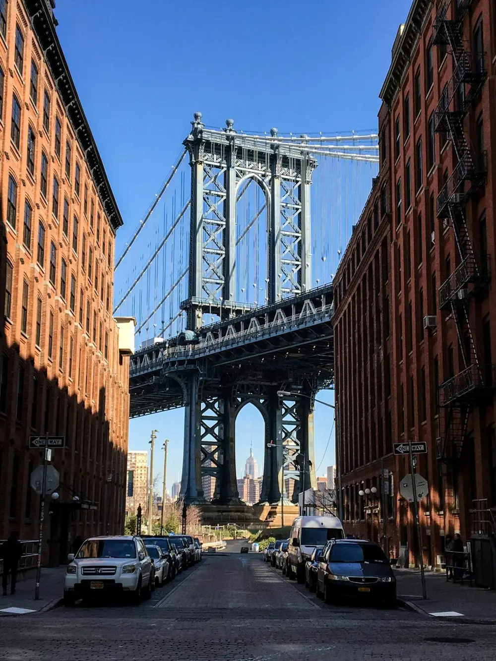 new york brooklyn városrész a manhattan híddal