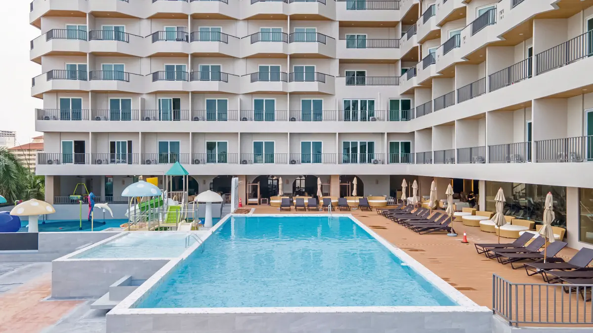 Jomtien Thani image 1